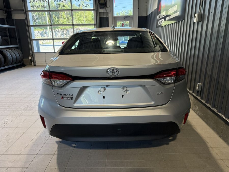 Toyota Corolla LE CVT 2024 Blanc