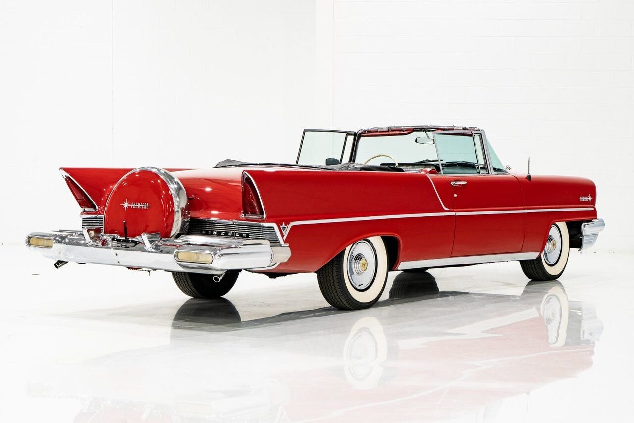 Lincoln Premiere **PRICE IN USD** 1957 Rouge Montréal - photo #42