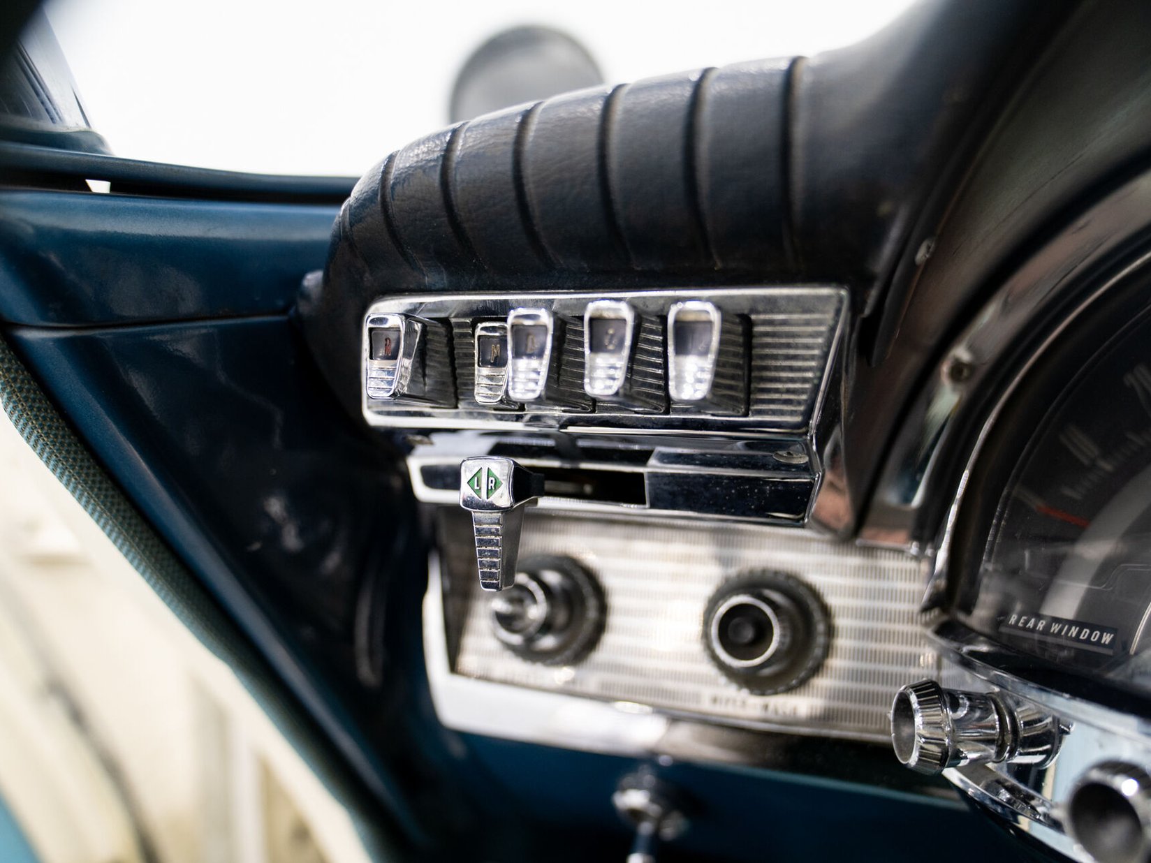 1961 Chrysler Windsor White Montreal - photo #36