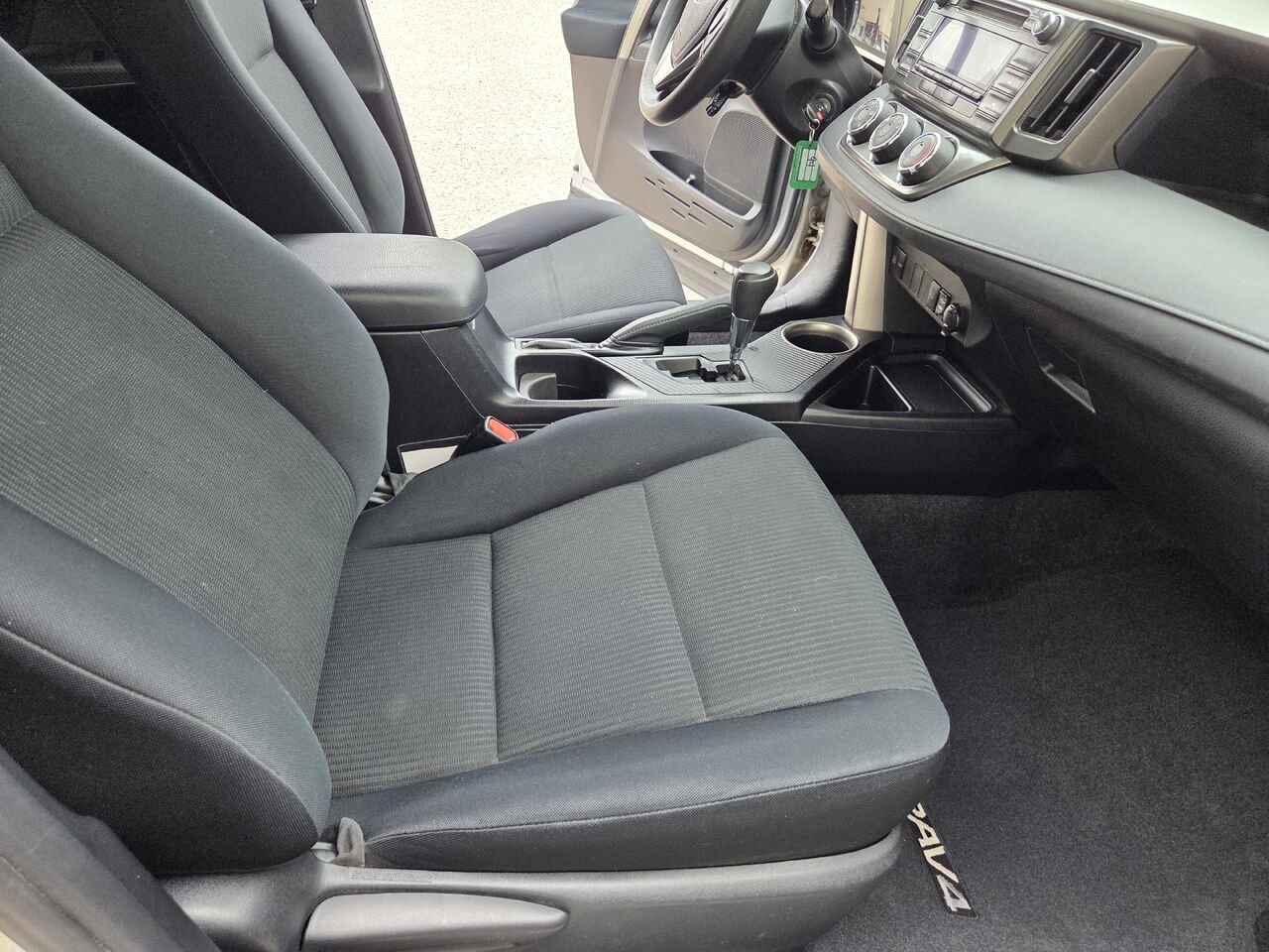 Toyota RAV4 2015 Argent Mont-Laurier - photo #11
