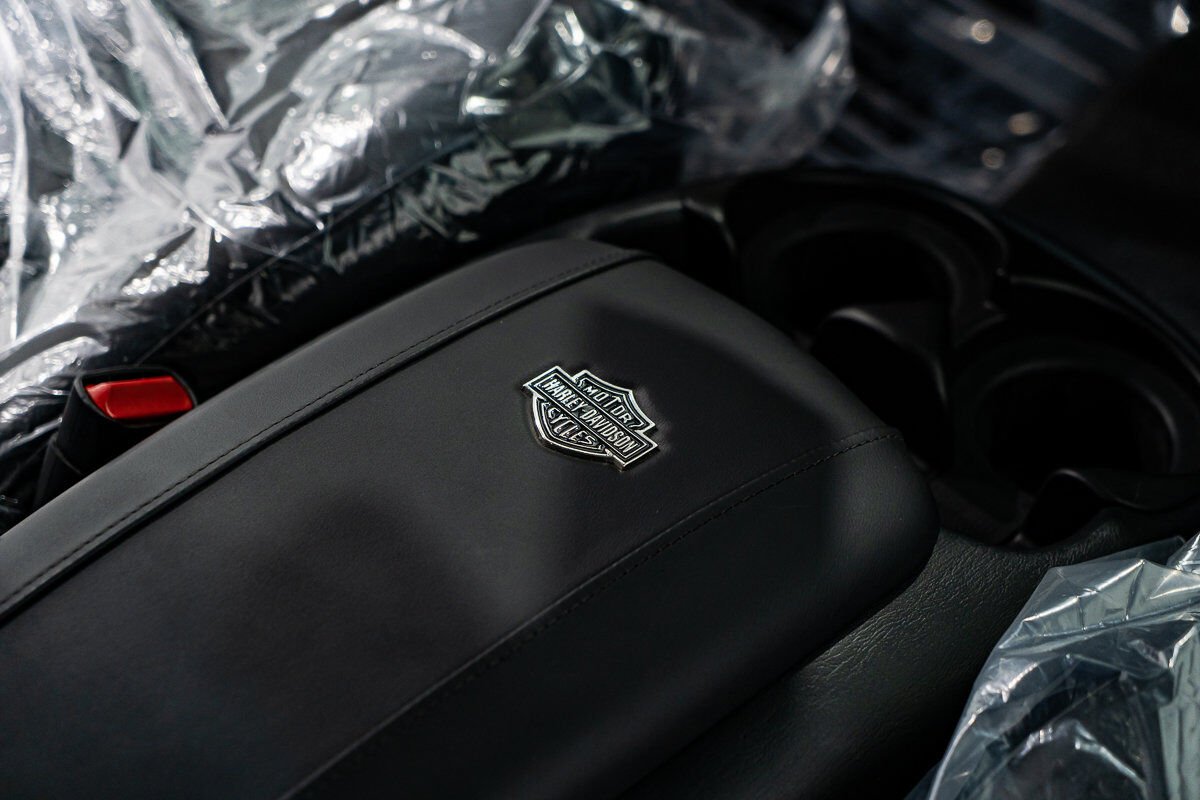 2000 Ford F-150 Harley Davidson Edition In Delivery Packaging Black Montreal - photo #12