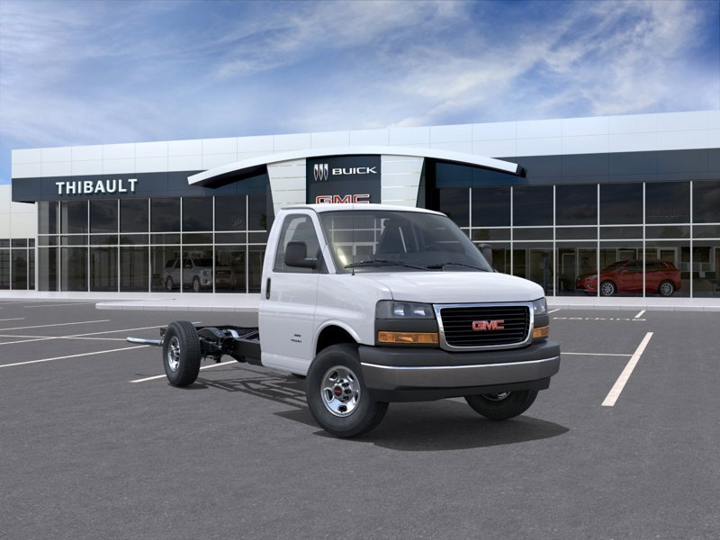 2026 GMC Savana Commercial Cutaway 2026 SUMMIT WHITE