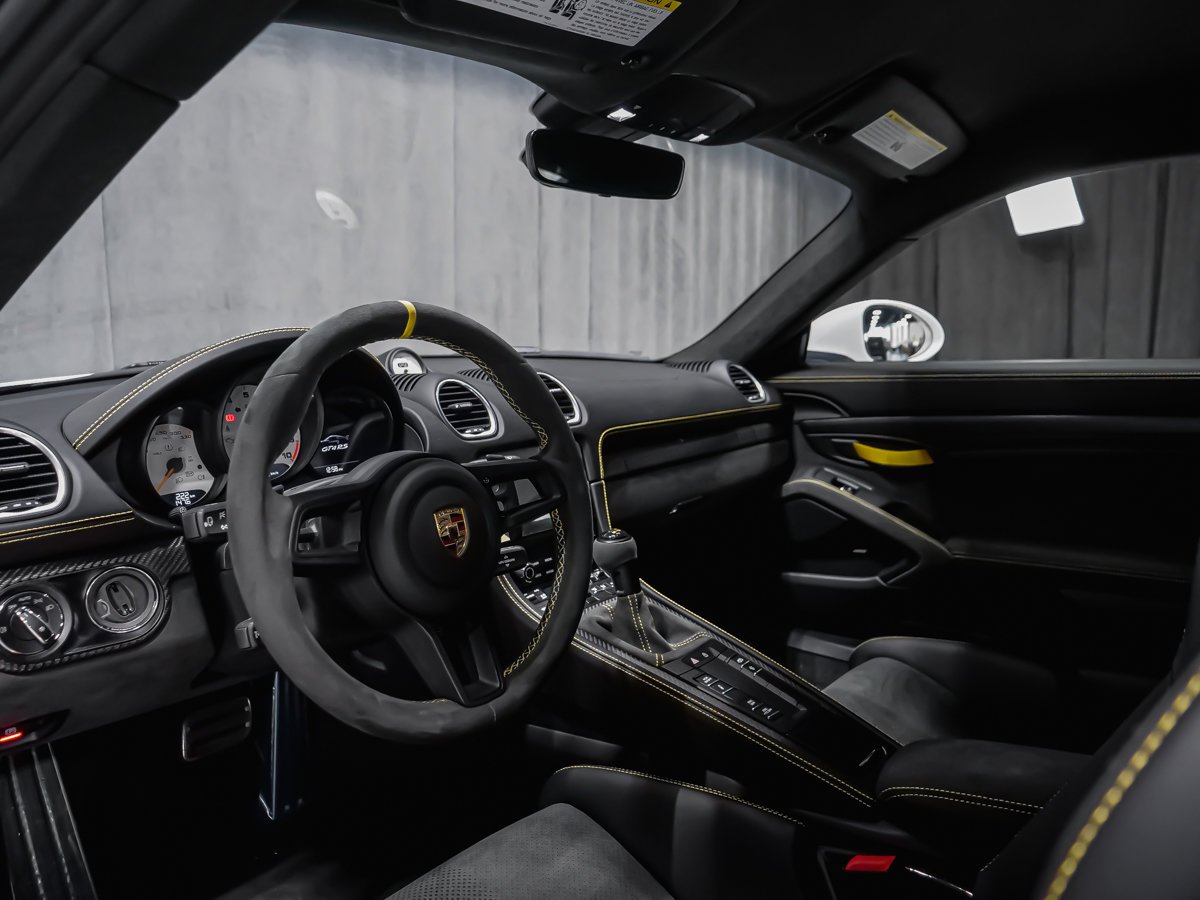 Porsche 718 Cayman GT4 RS 2025 Blanc Montréal - photo #15