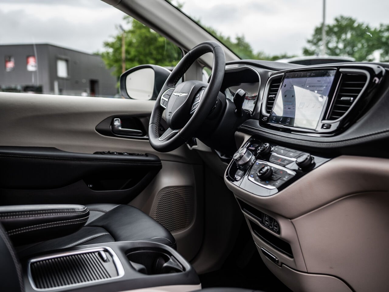 2023 Chrysler Pacifica Hybrid Blue Sainte-Julienne - photo #32