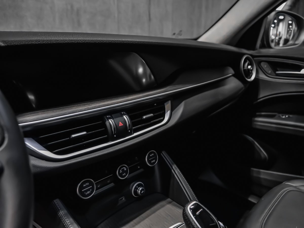 Alfa Romeo Stelvio Ti 2021 Rouge Montréal - photo #15