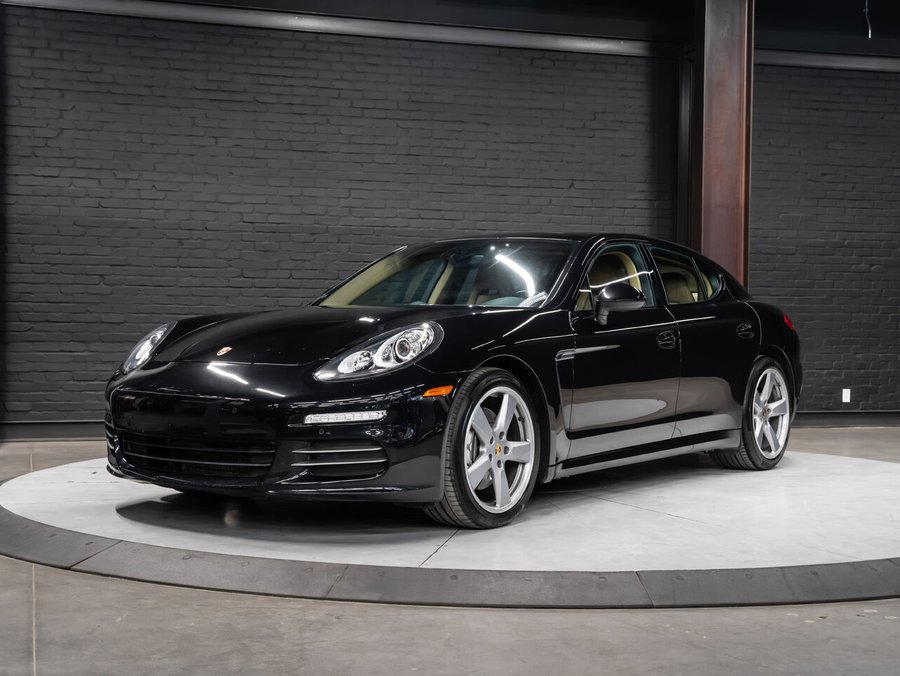2016 Porsche Panamera 2016 Black