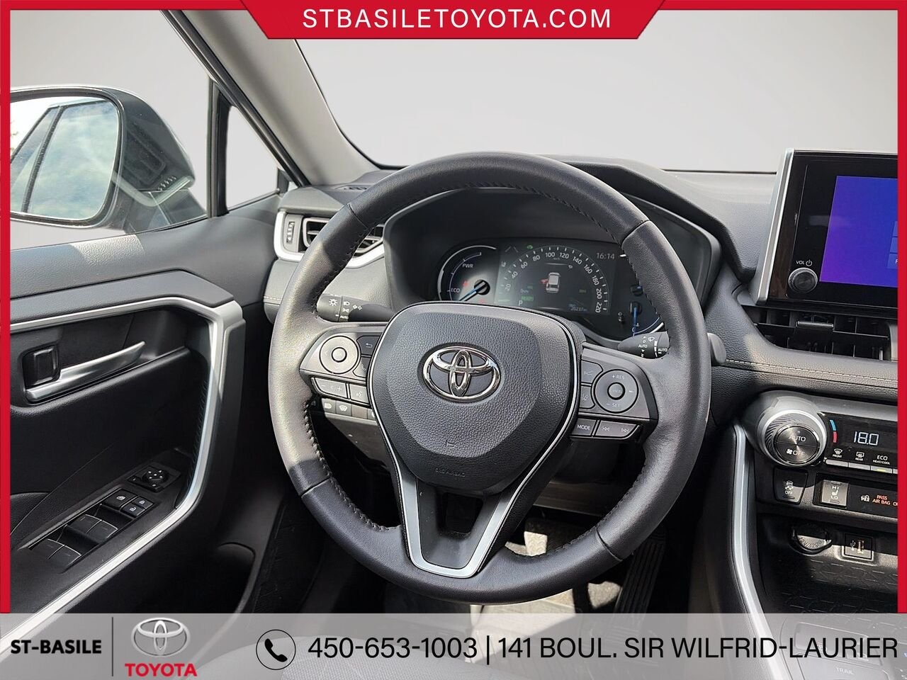 2025 Toyota RAV4 Hybrid Silver Sky Metallic Saint-Basile-le-Grand - photo #15