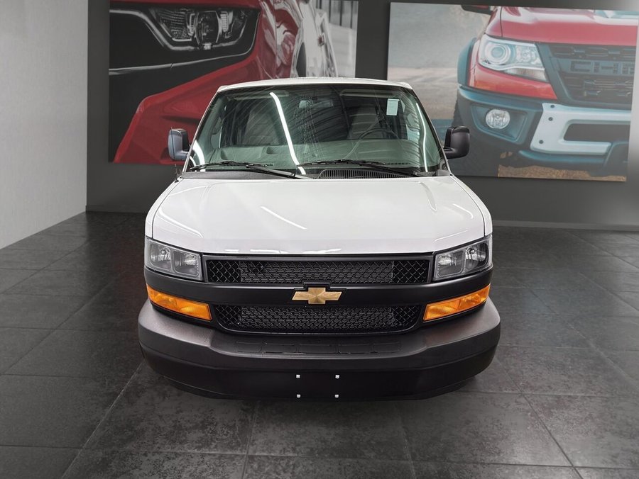 2026 Chevrolet Express Cargo Van 2026 SUMMIT WHITE
