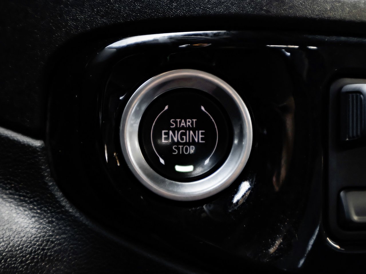 2024 Chevrolet Silverado 1500 4WD Crew Cab 147 High Country Blue Sherwood Park - photo #24