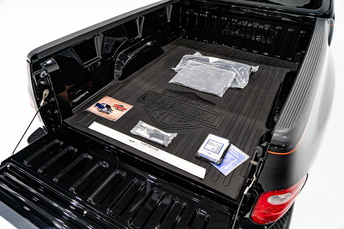 2000 Ford F-150 Harley Davidson Edition In Delivery Packaging Black Montreal - photo #32