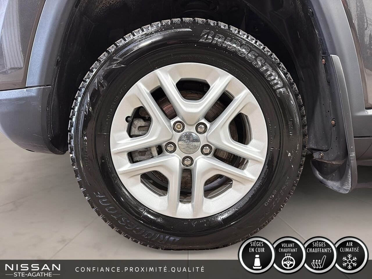 2022 Jeep Compass Trailhawk | 4X4 | VOLANT CHAUFFANT | ATTELAGE | CAMÉRA DE RECUL Grey Saint-Jérôme - photo #6