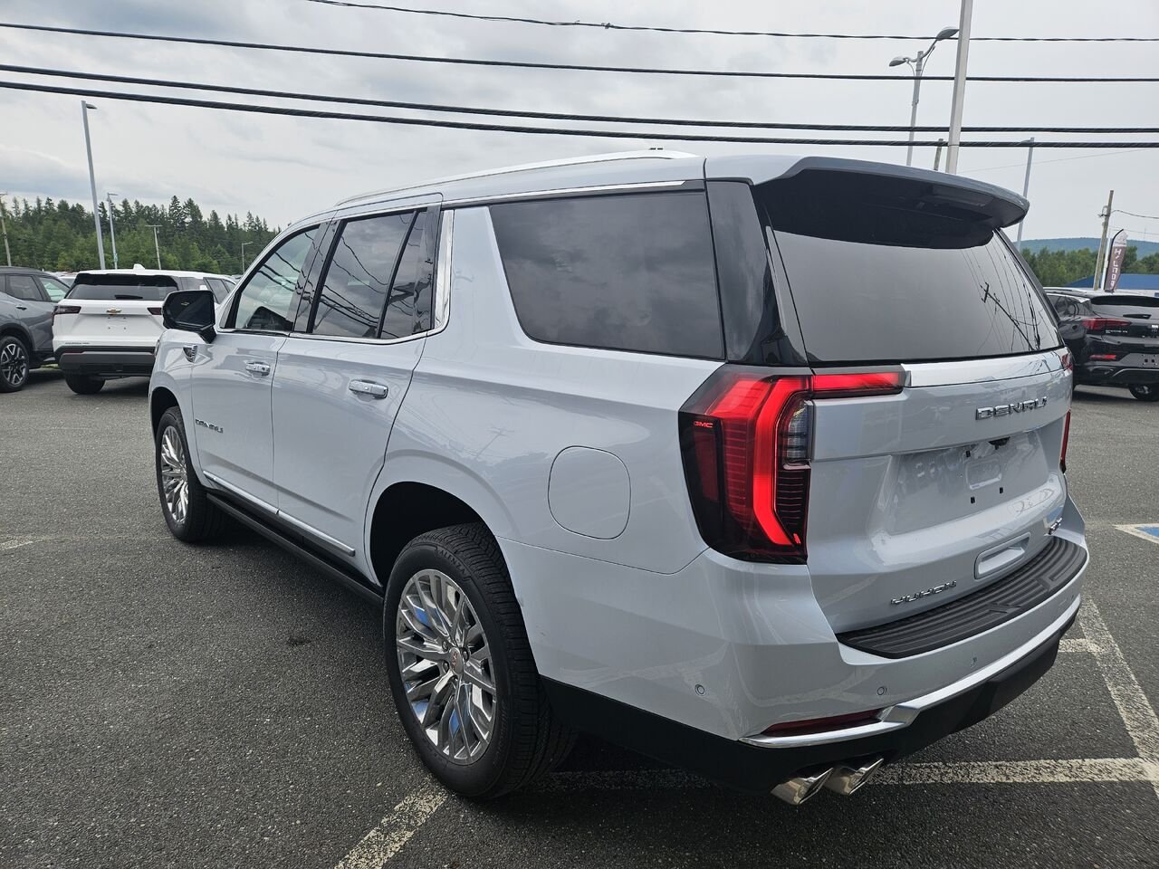 GMC Yukon 4 RM 4 portes Denali 2026 Blanc glacier 3 couches Thetford Mines - photo #5