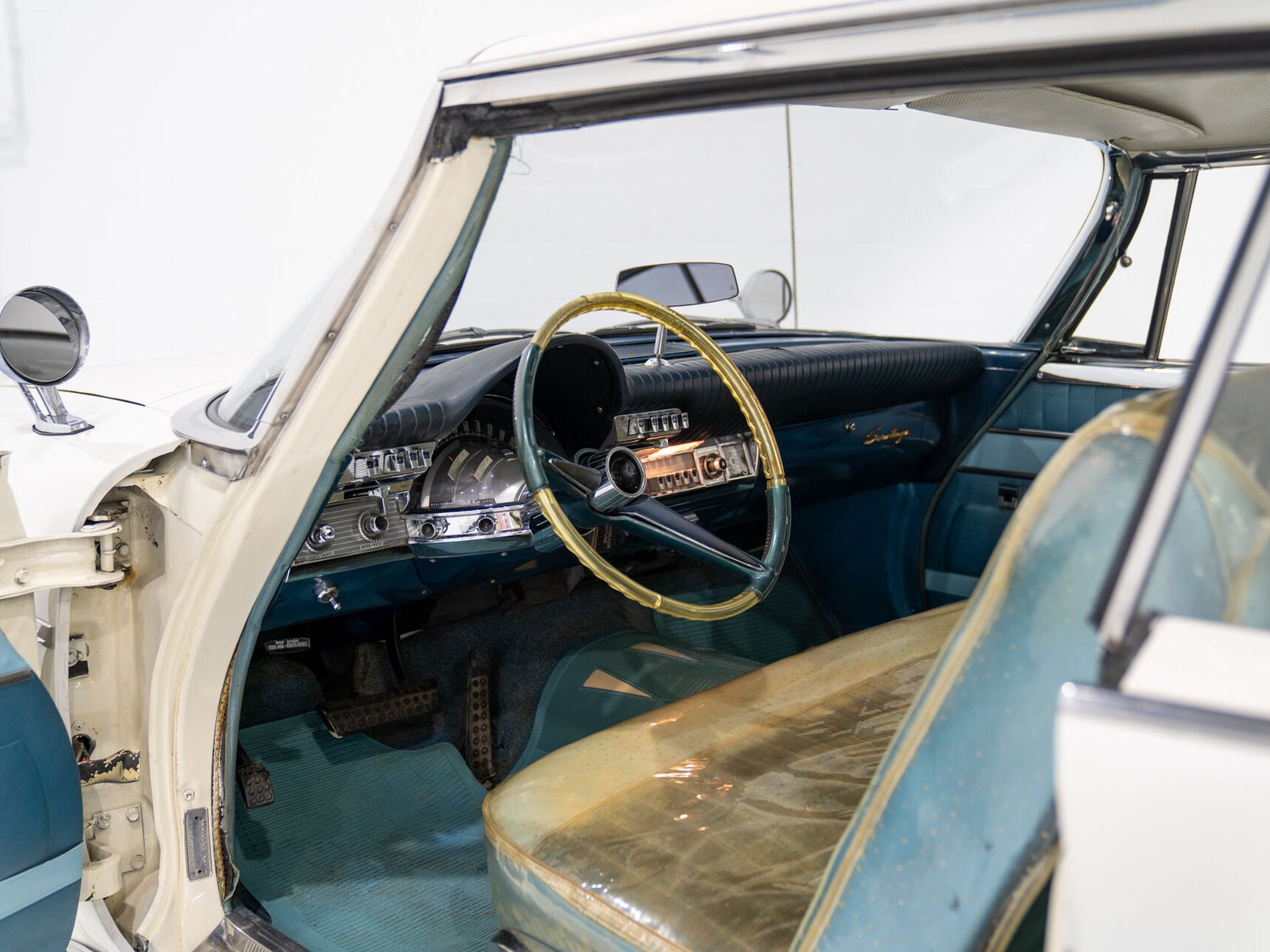 1961 Chrysler Windsor White Montreal - photo #7