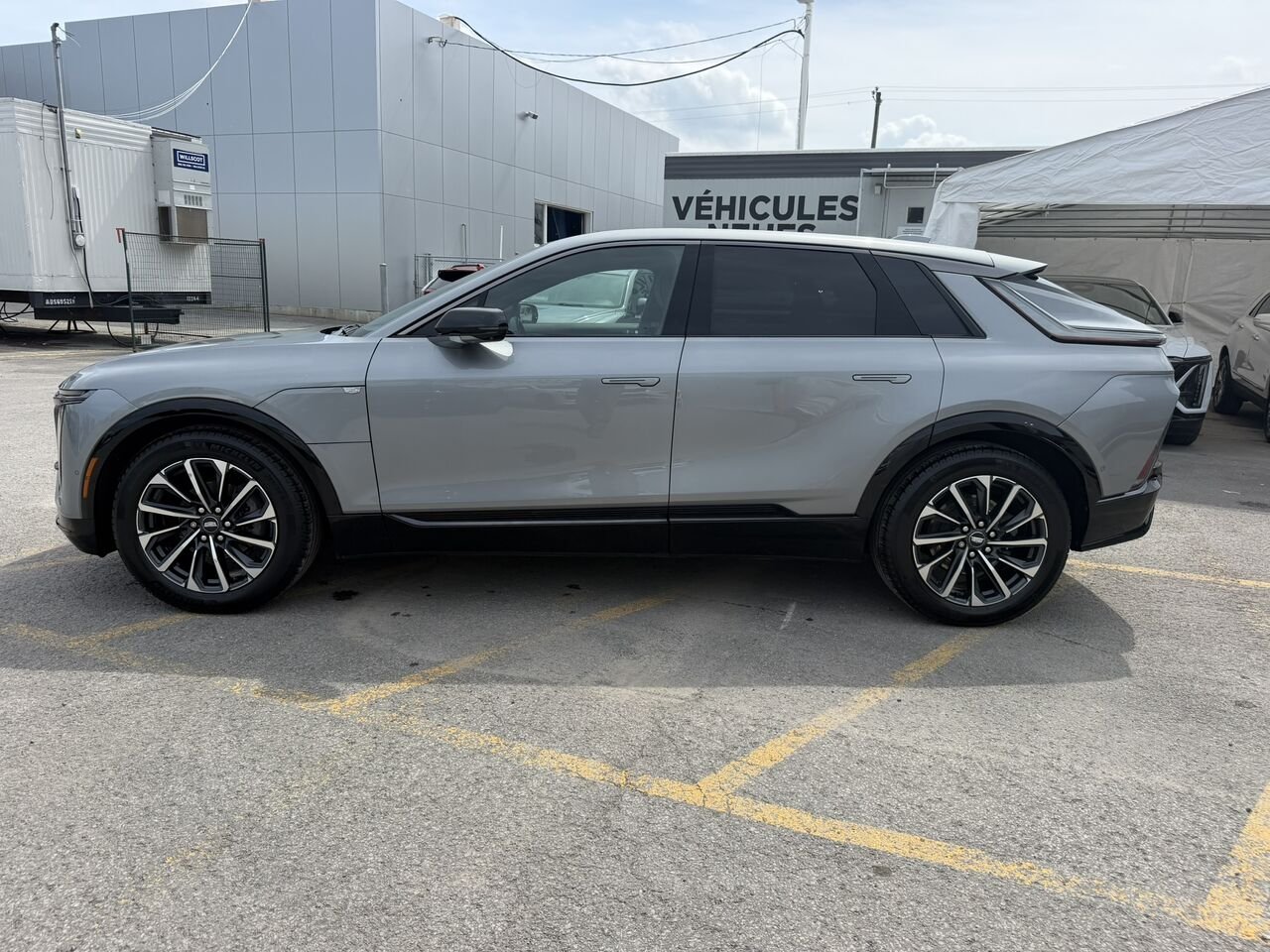 Cadillac LYRIQ Sport AWD FINANCEMENT À PARTIR DE 0.99% 2024 Argent Laval - photo #5