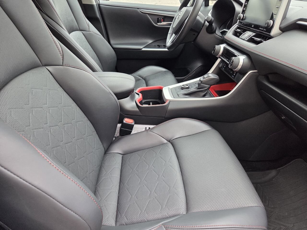2022 Toyota RAV4 Grey Mont-Laurier - photo #13