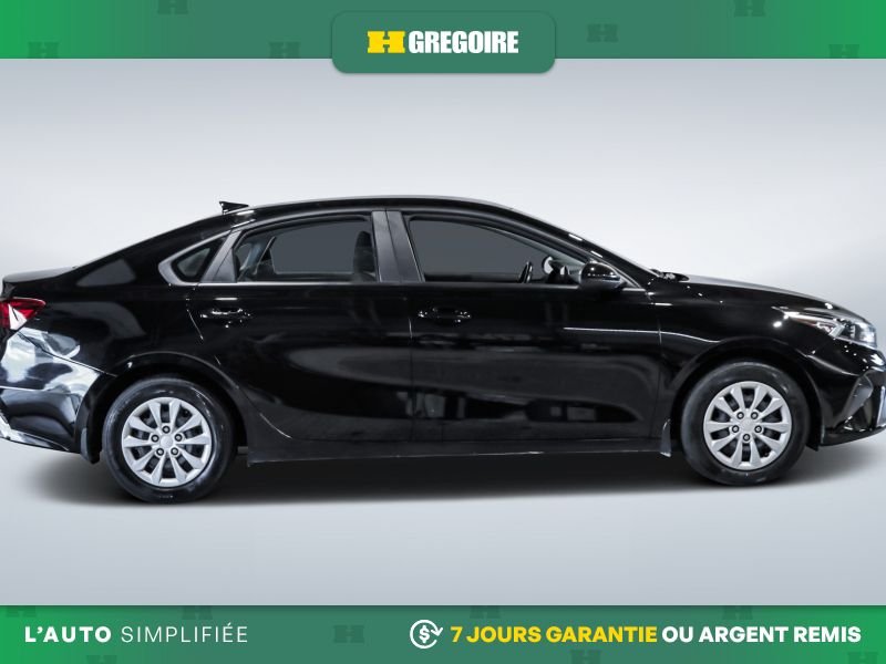 2022 Kia Forte Black Saint-Eustache - photo #10