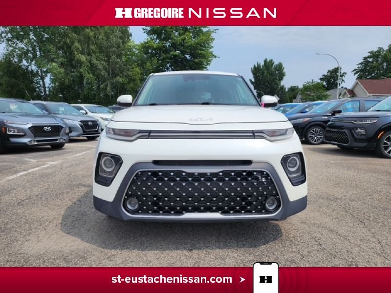 2022 Kia Soul White Laval - photo #2