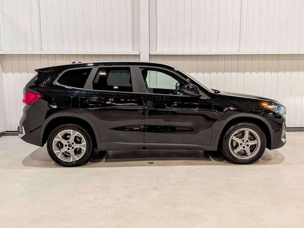 BMW X1 xDrive28i Sports Activity Vehicle 2024 Noir Val-David - photo #2