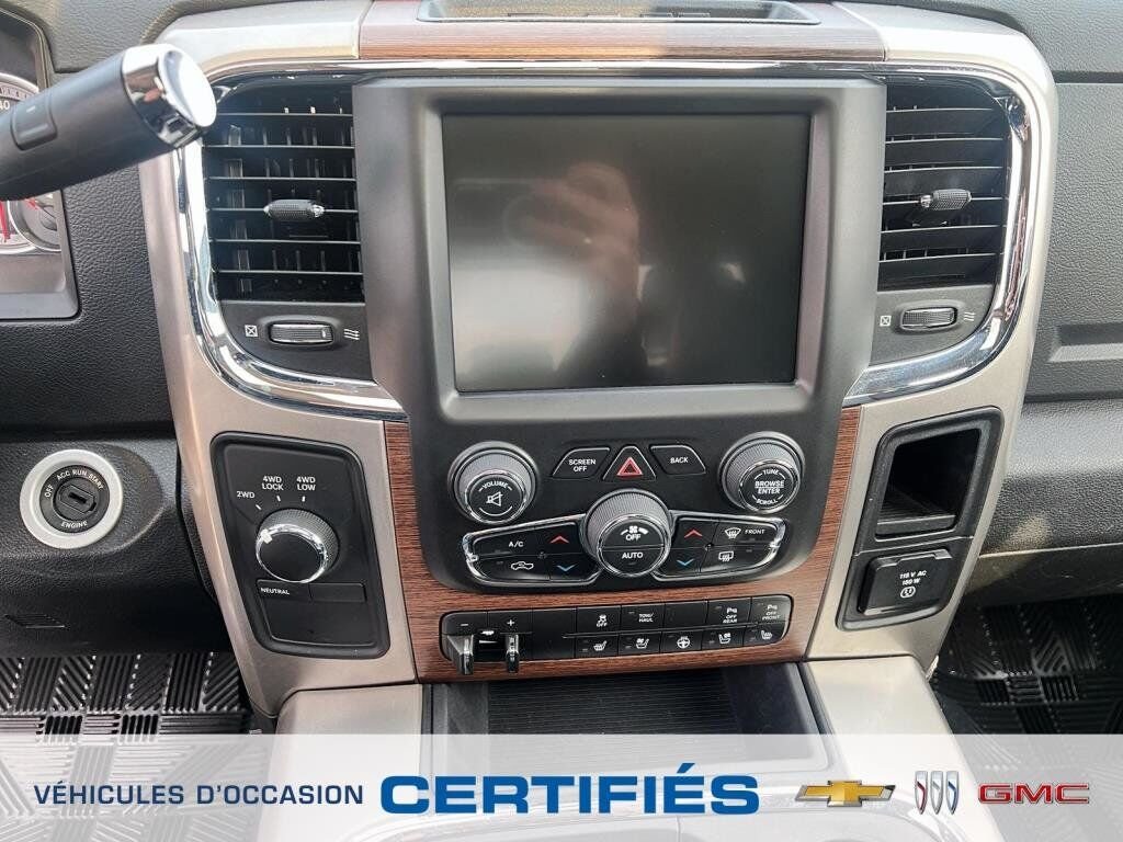 2017 Ram 2500 VIN 3C6UR5FJ9HG555161 Red Chicoutimi - photo #13