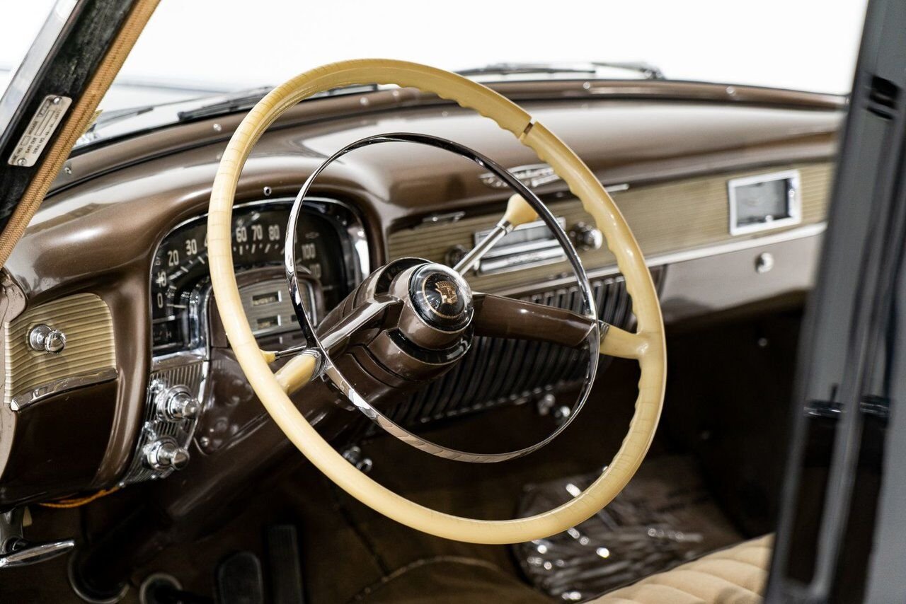 Cadillac Fleetwood Unrestored factory black paint **PRICE IN USD** 1951 Noir Montréal - photo #9