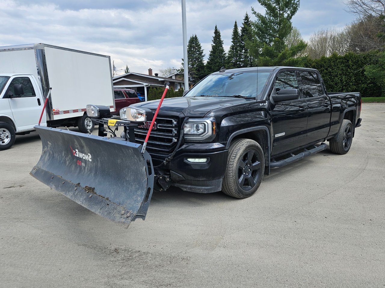 GMC Sierra 1500 SLE cabine multiplace 4RM, 153,0 po 2017 Noir Thetford Mines - photo #0