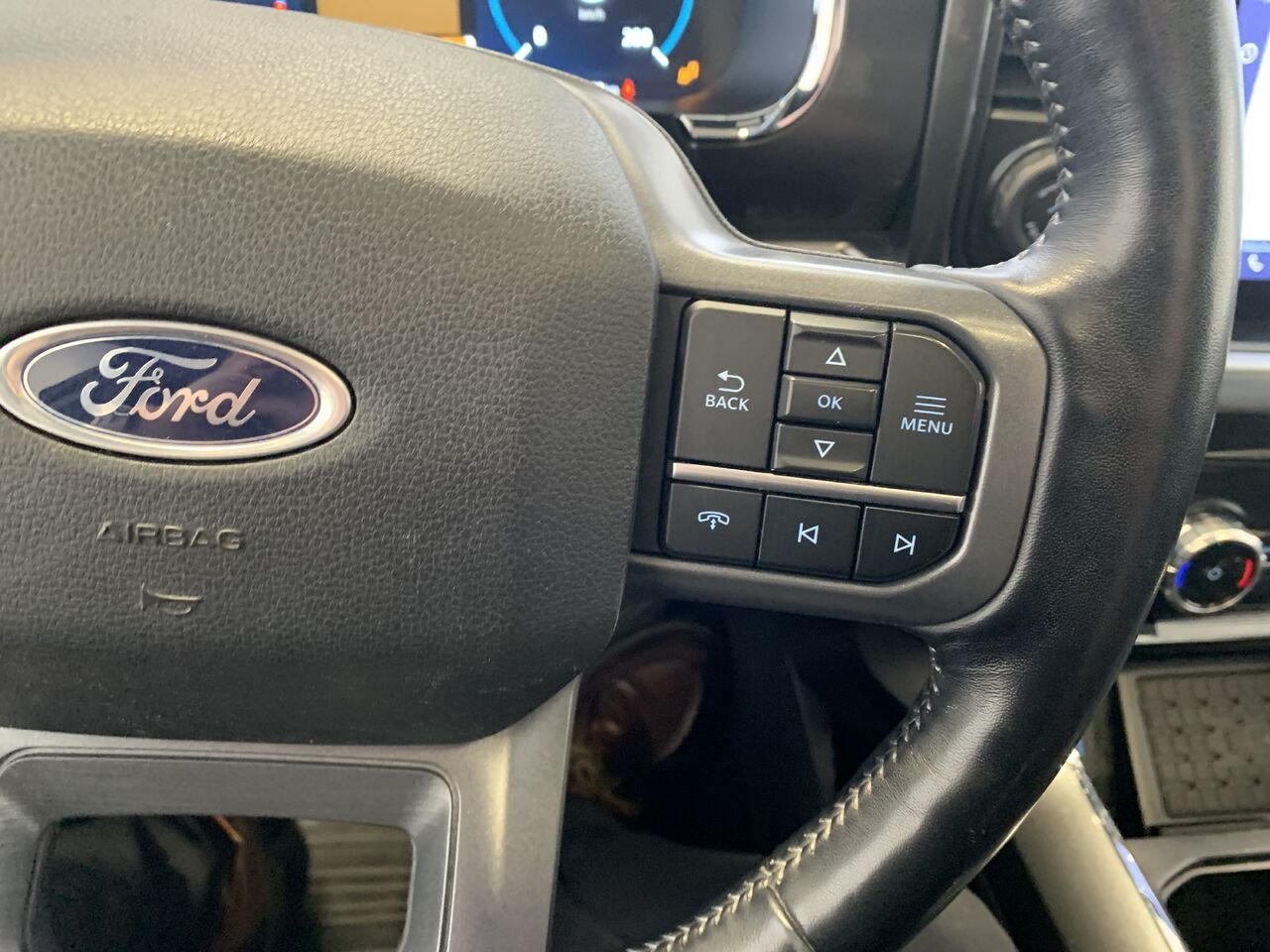 2023 Ford F-150 Grey Châteauguay - photo #45