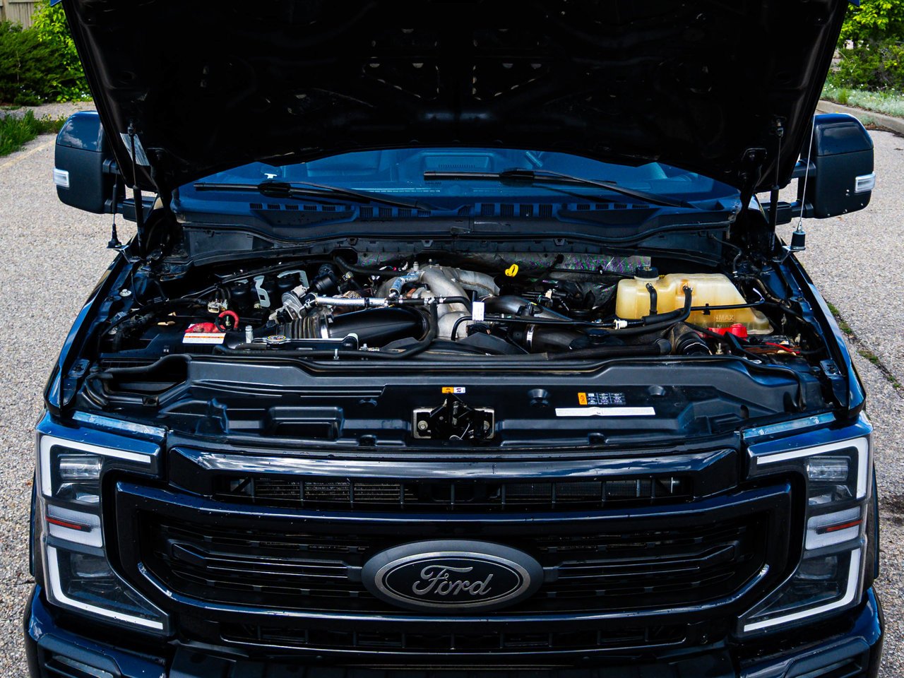 2022 Ford Super Duty F-350 SRW LARIAT 4WD Crew Cab 6.75' Box Black Sherwood Park - photo #8