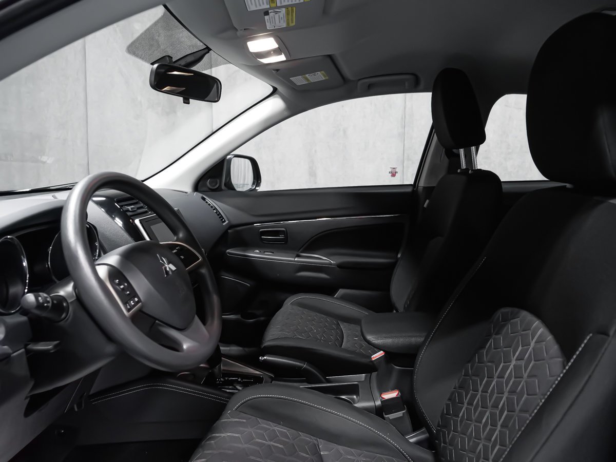 2026 Mitsubishi RVR ES Labrador Black Montreal - photo #20