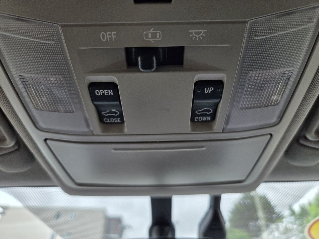 2016 Toyota RAV4 Hybrid White Mont-Laurier - photo #22