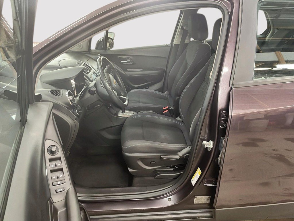 Chevrolet Trax 2014 mauve Amos - photo #8