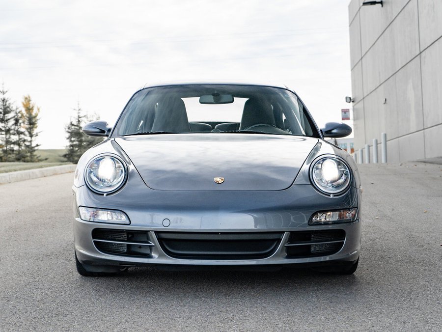 2005 Porsche 911 2005 Grey
