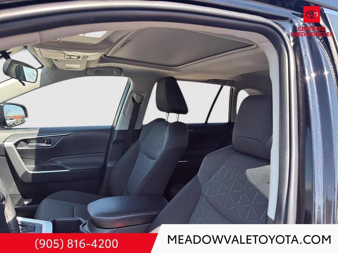 2025 Toyota RAV4 Sunroof, Power Drivers Seat, Heated Front Seats and Steering Wheel, Power Trunk, 17" Alloy's Midnight Black Metallic Mississauga - photo #15