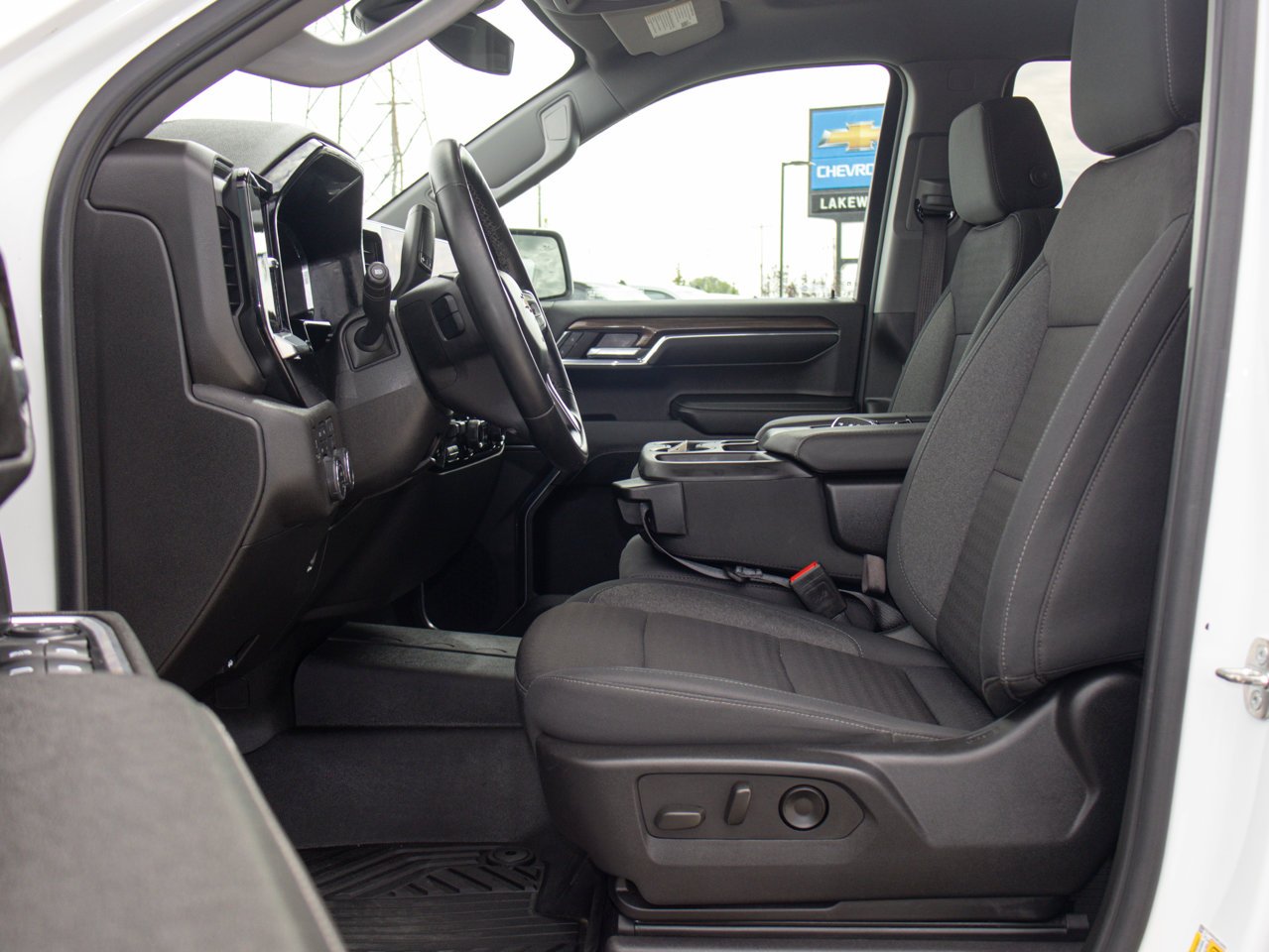 2024 Chevrolet Silverado 1500 4WD Crew Cab 147 LT White Sherwood Park - photo #16