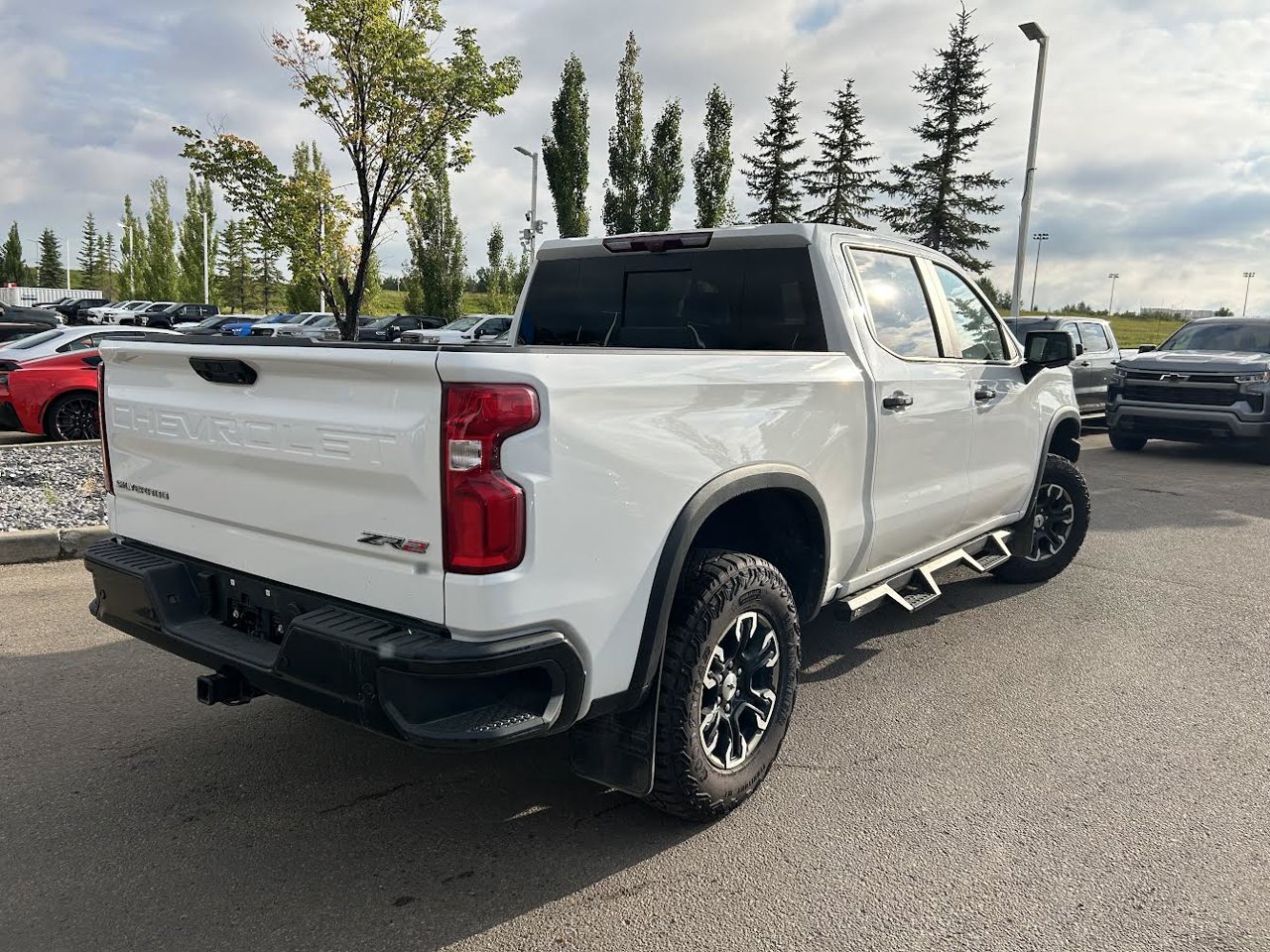 2025 Chevrolet Silverado 1500 4WD Crew Cab 147 ZR2 White Sherwood Park - photo #4