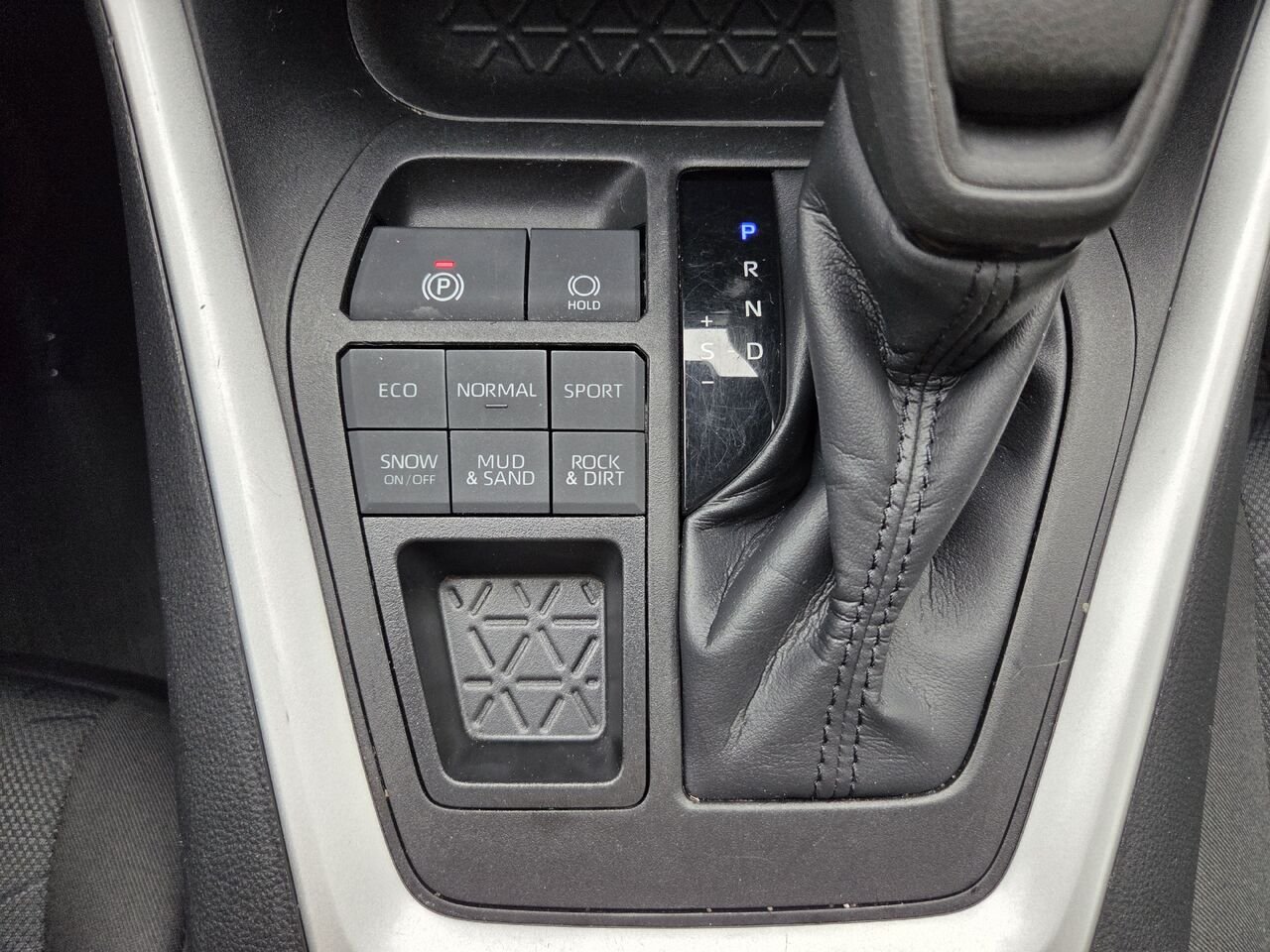2022 Toyota RAV4 Blue Mont-Laurier - photo #18