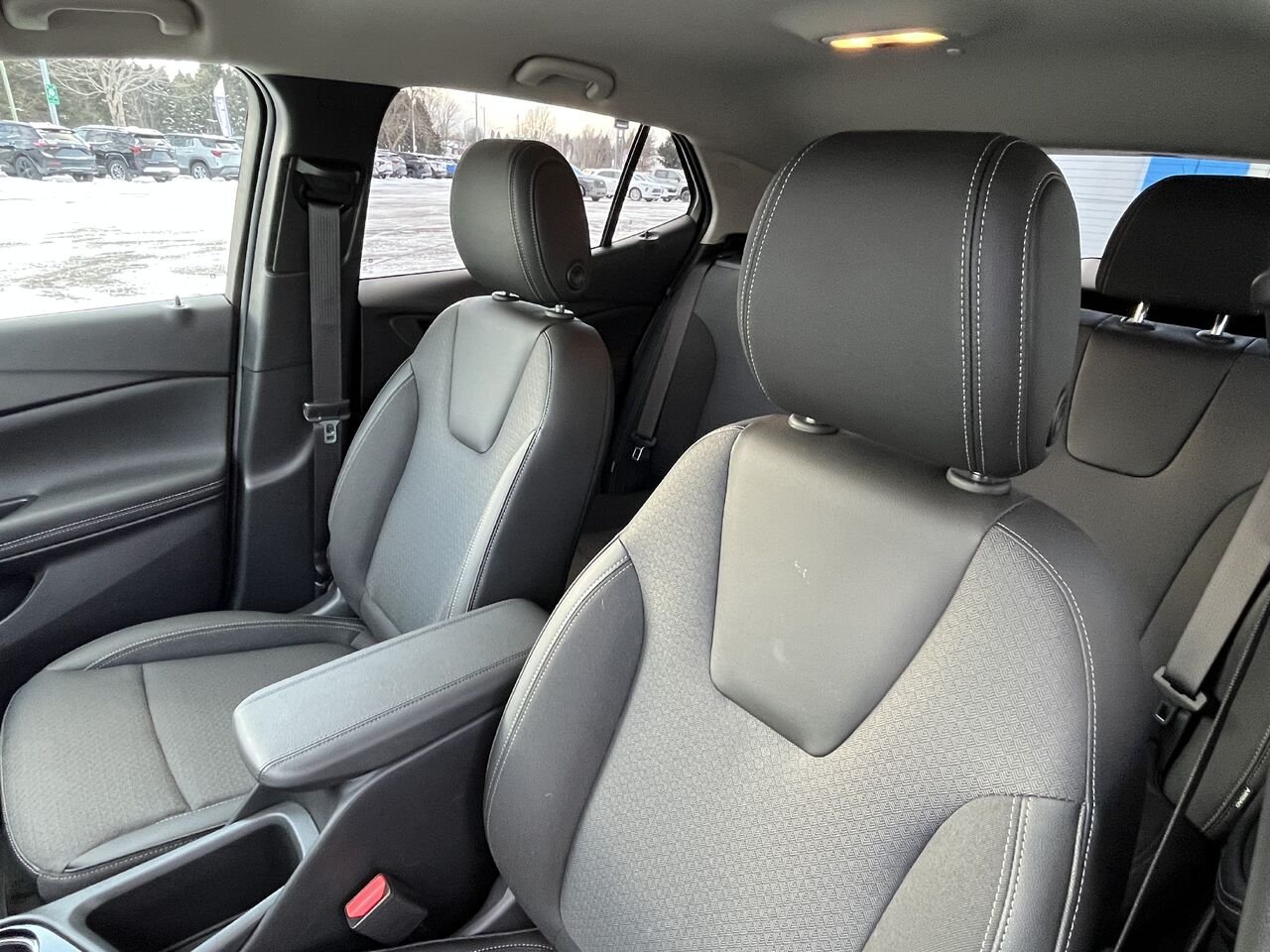 2026 BUICK Encore GX Privilégiée 4 portes TA SUMMIT WHITE Montmagny - photo #7