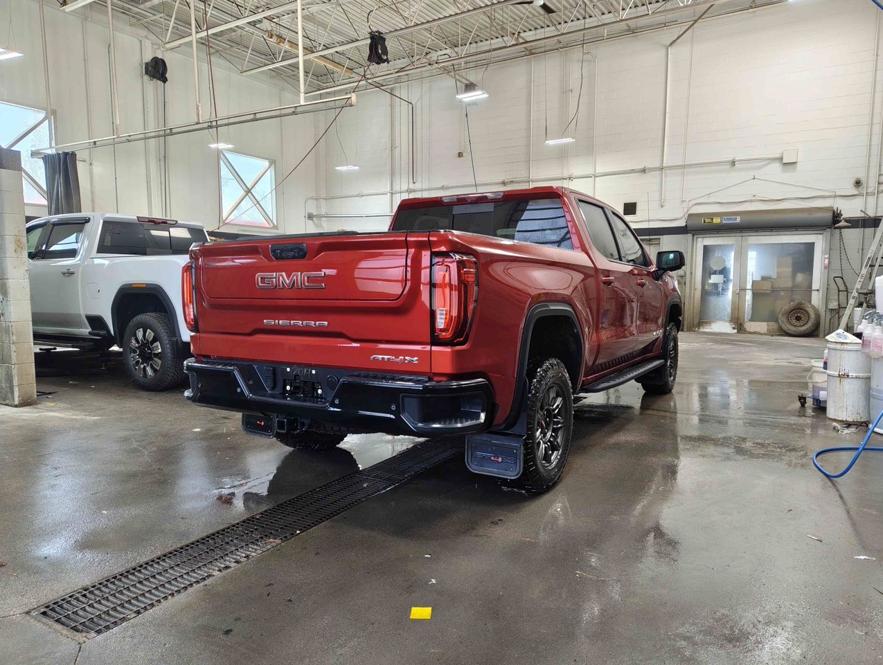 2024 GMC Sierra 1500 4WD Crew Cab 147 AT4X Red Sherwood Park - photo #4
