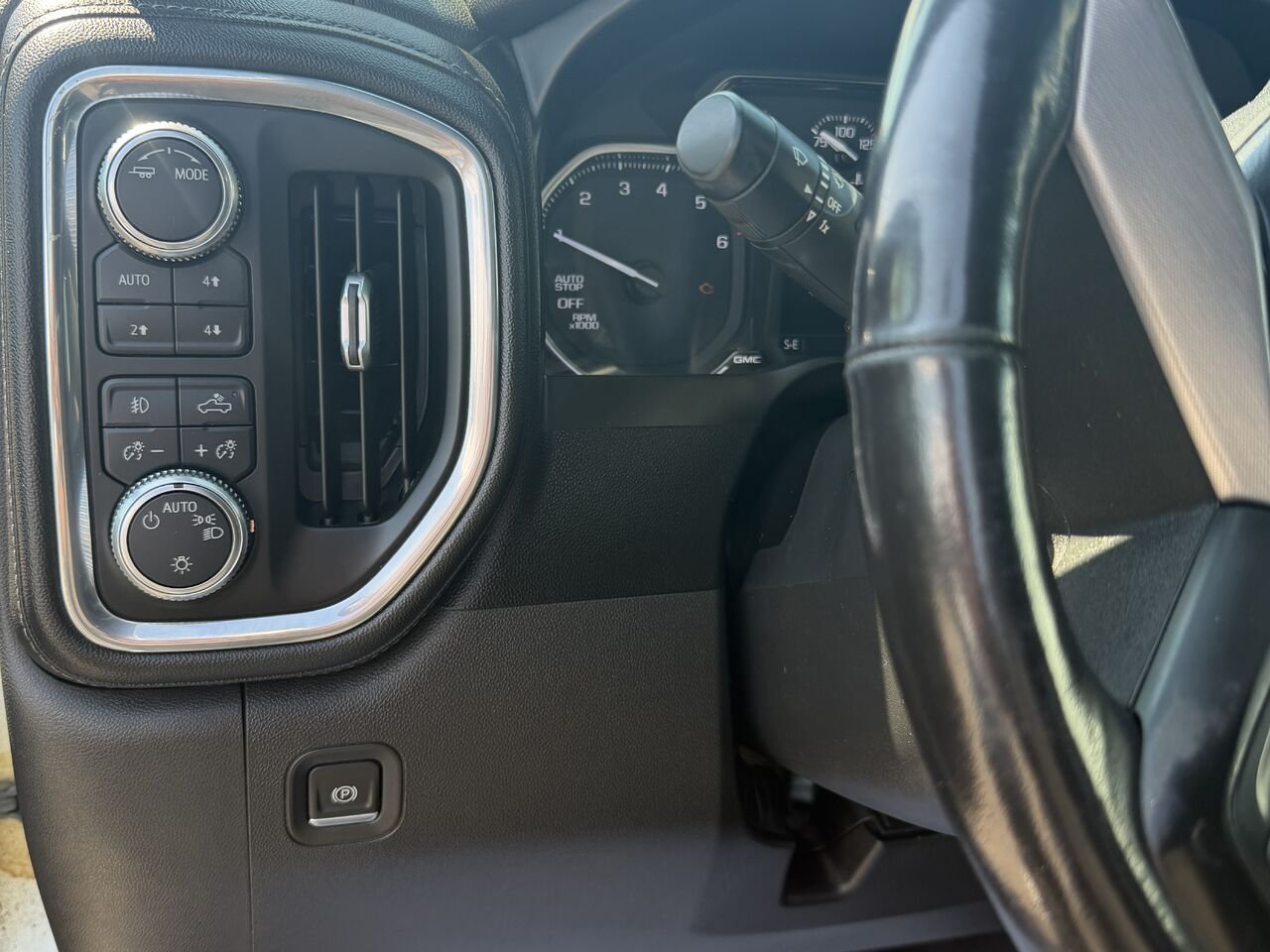 2021 GMC SIERRA K1500 ELEVATION Elevation cabine multiplace 4RM 157 po White Ottawa & Gatineau - photo #2