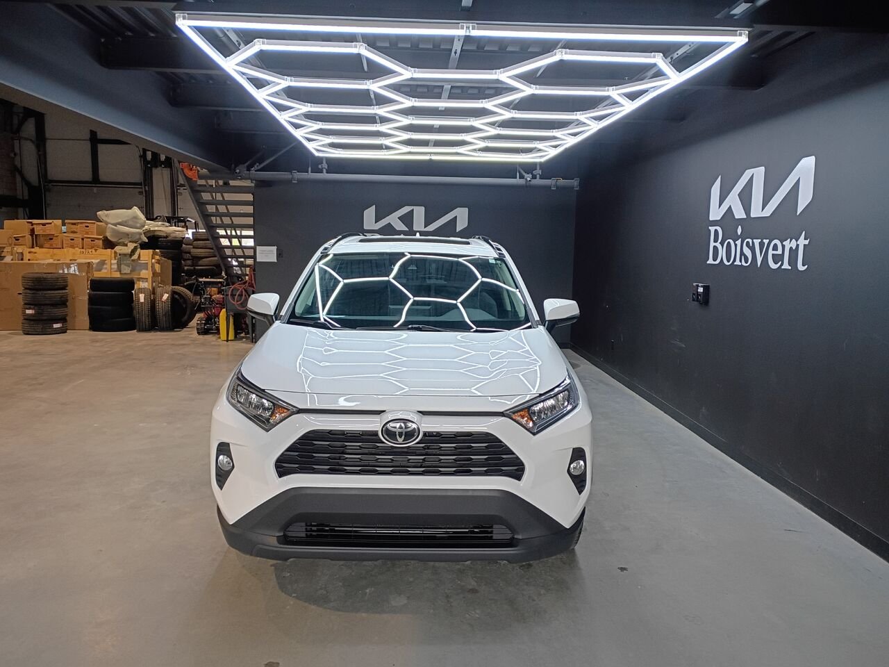 2021 Toyota RAV4 White Blainville - photo #2