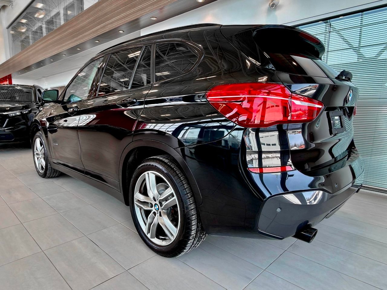 BMW X1 2017 Noir Notre-Dame-des-Prairies - photo #7
