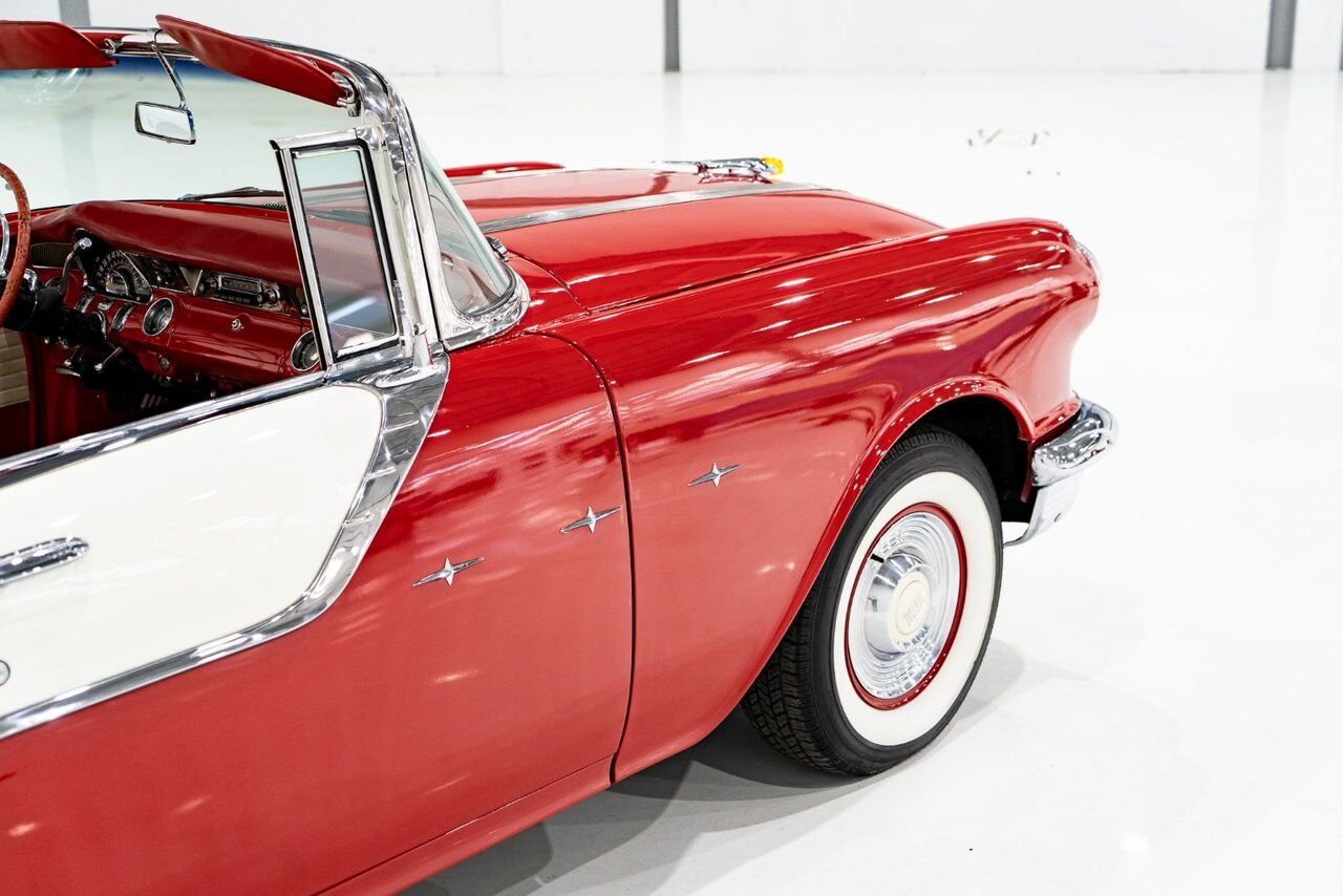 Pontiac Starchief **PRIX EN USD** Beautifully presented from former restoration 1955 Blanc Montréal - photo #44