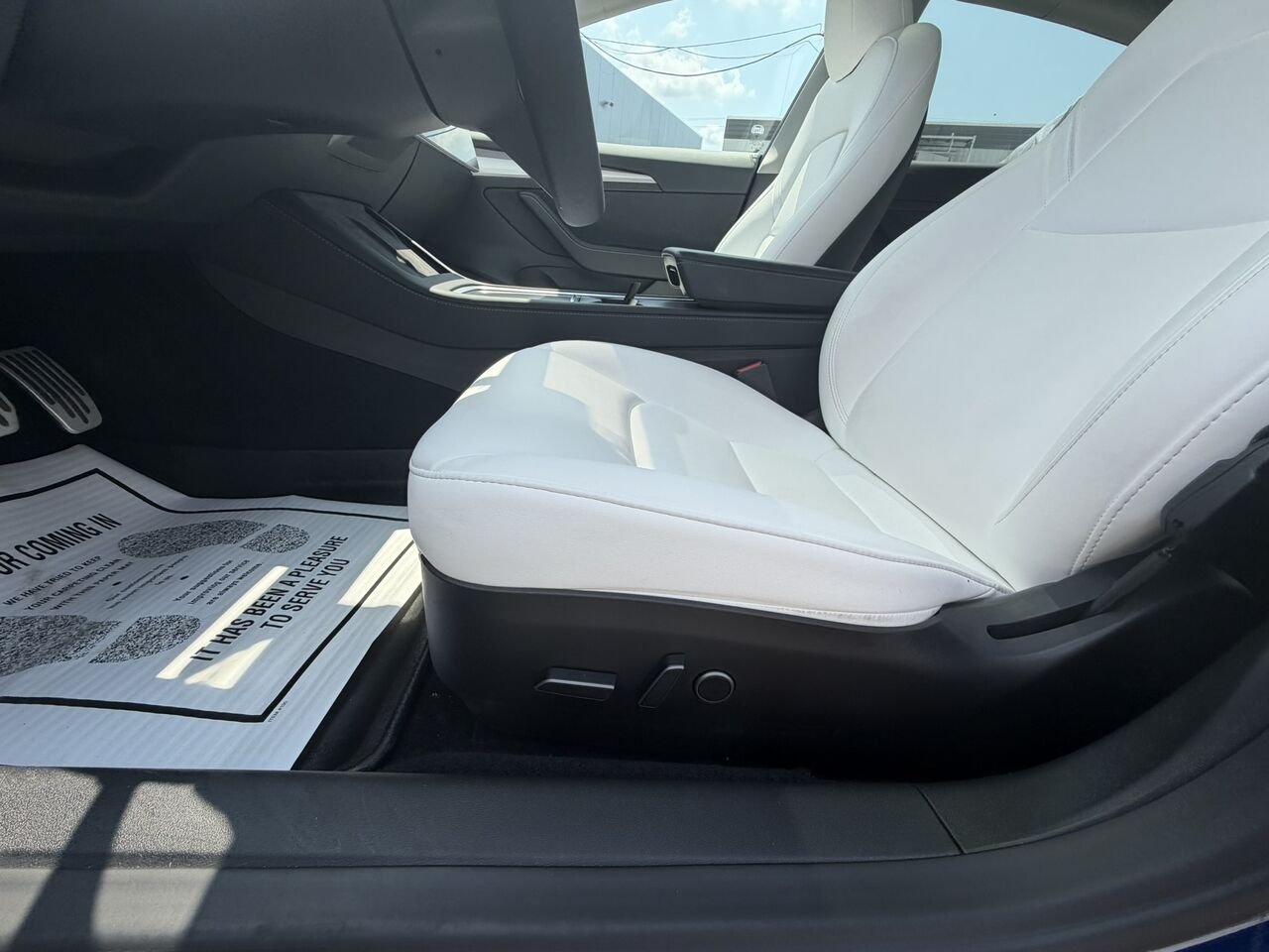 Tesla Model 3 2023 Bleu Laval - photo #19