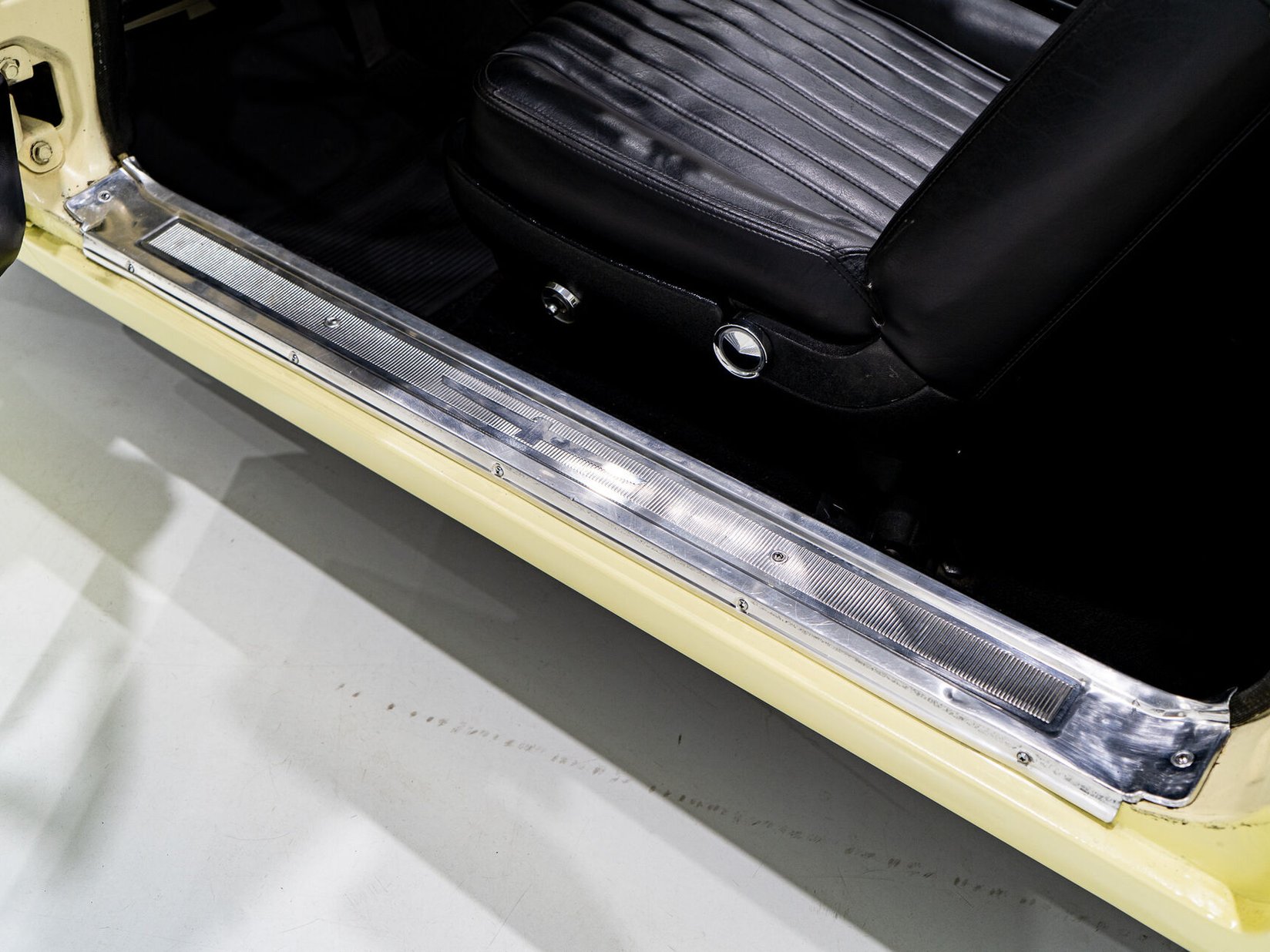 Ford Thunderbird Beautifully Presented From Older Restoration with original bill of sale 1962 Jaune Montréal - photo #74