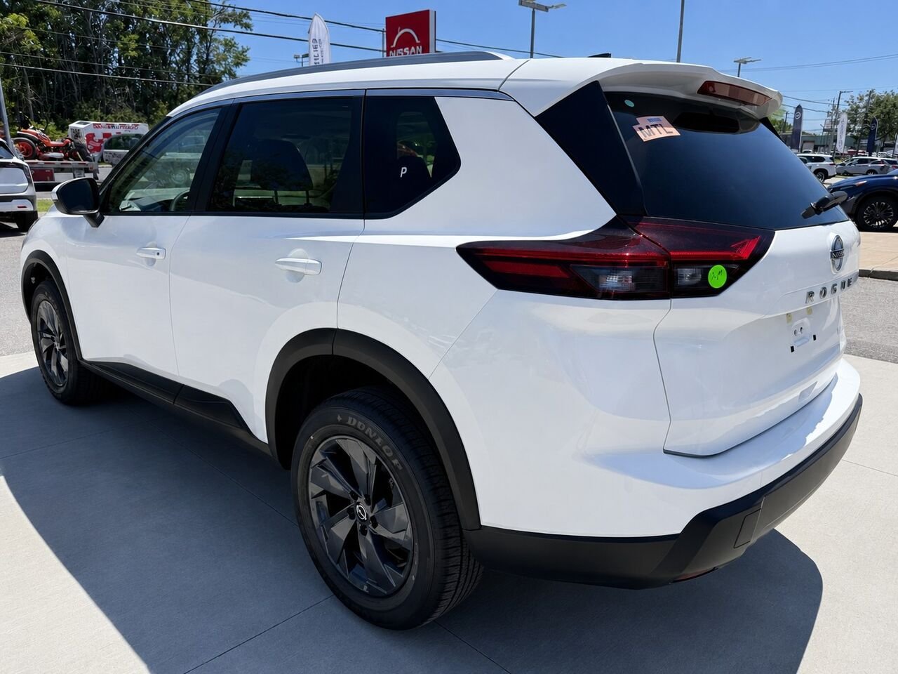 NISSAN Rogue ROGUE SV TOIT OUVRANT 2026 Blanc Everest nacré triple couche Châteauguay - photo #3