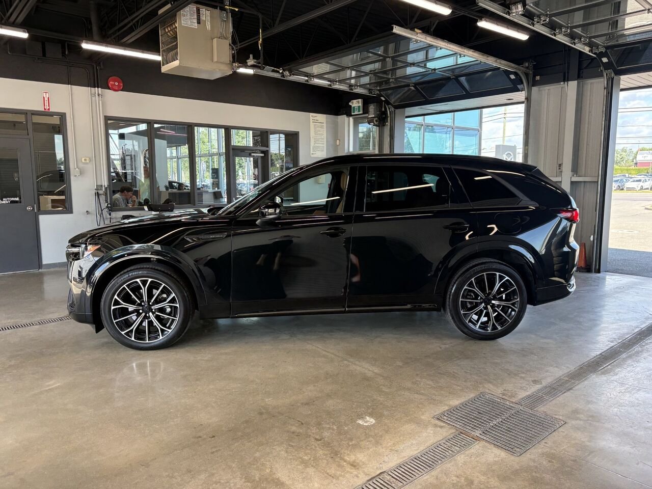 2026 MAZDA CX-70 MHEV Signature TI Jet Black Mica Châteauguay - photo #6