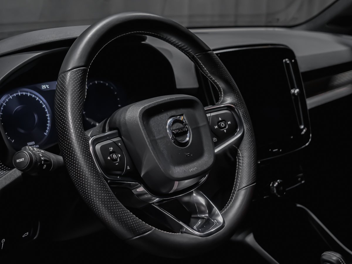 2021 Volvo XC40 T5 R-DESIGN ADVANCED Black Montreal - photo #7