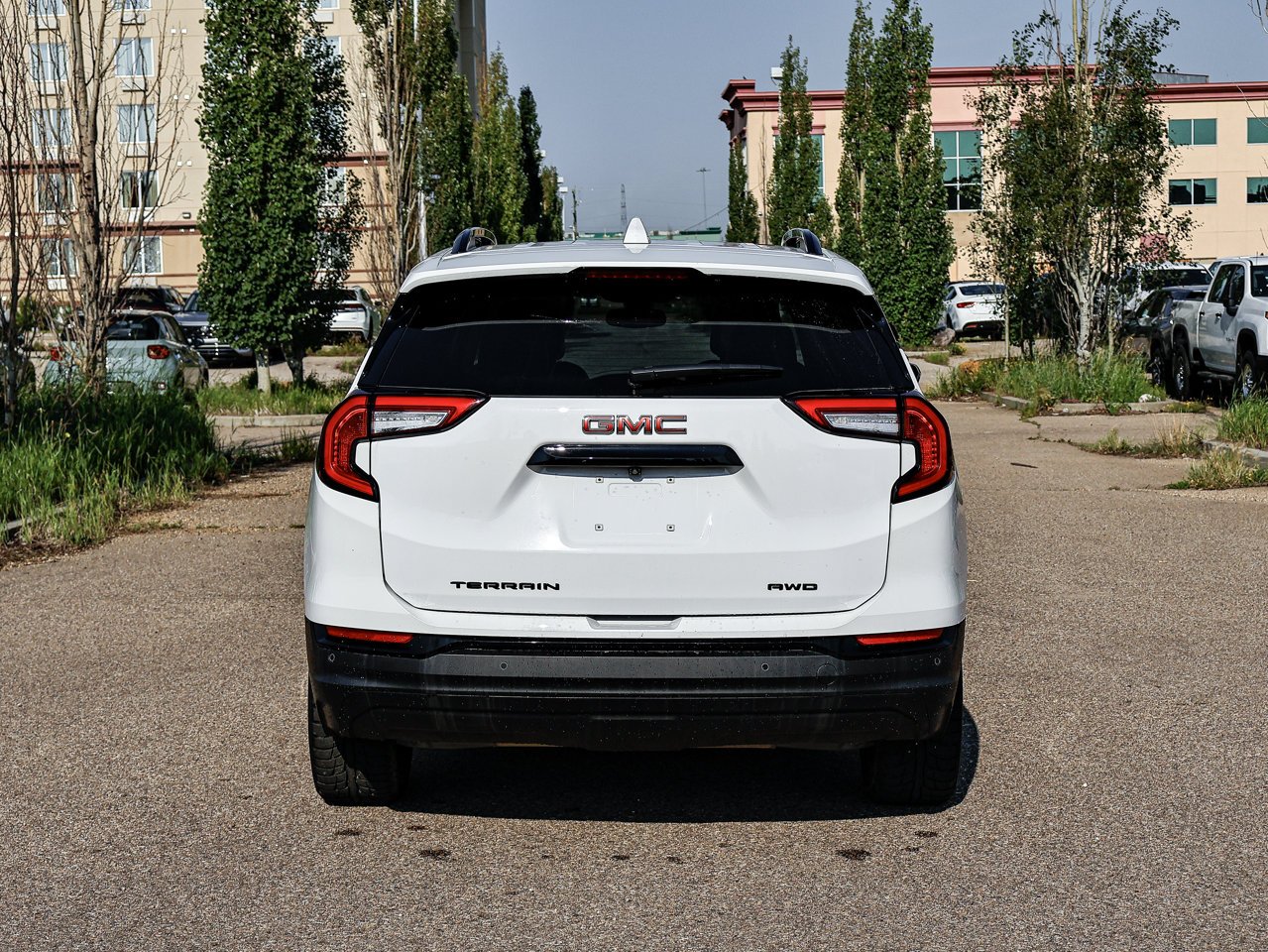 2024 GMC Terrain AWD 4dr SLT White Sherwood Park - photo #11