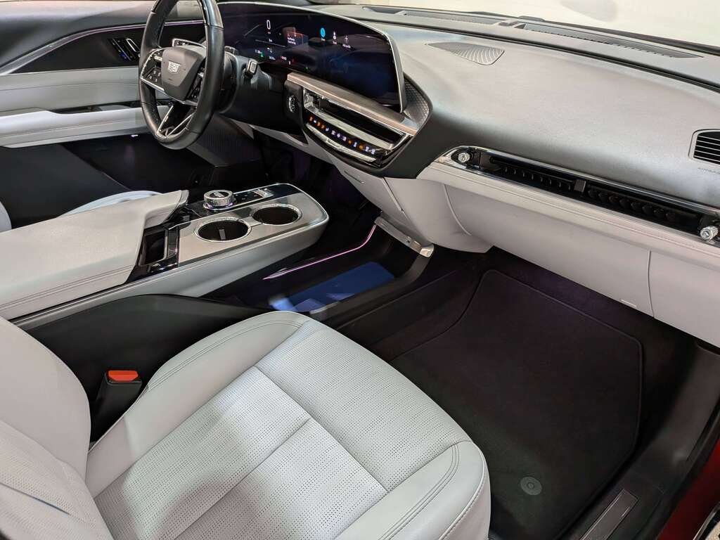 2024 Cadillac LYRIQ 4dr Sport w/1SJ Red Val-David - photo #17