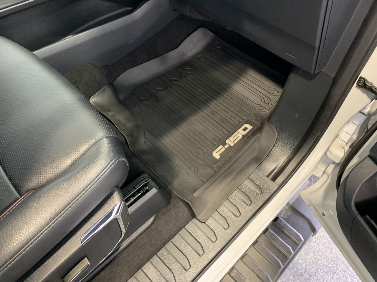 2023 Ford F-150 Grey Châteauguay - photo #23