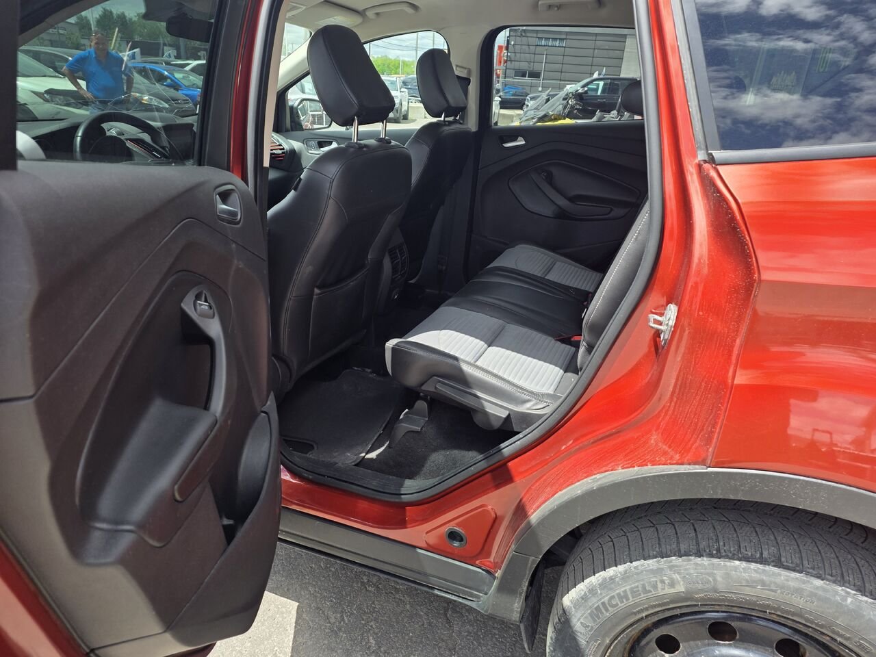 2019 Ford Escape Orange  - photo #11